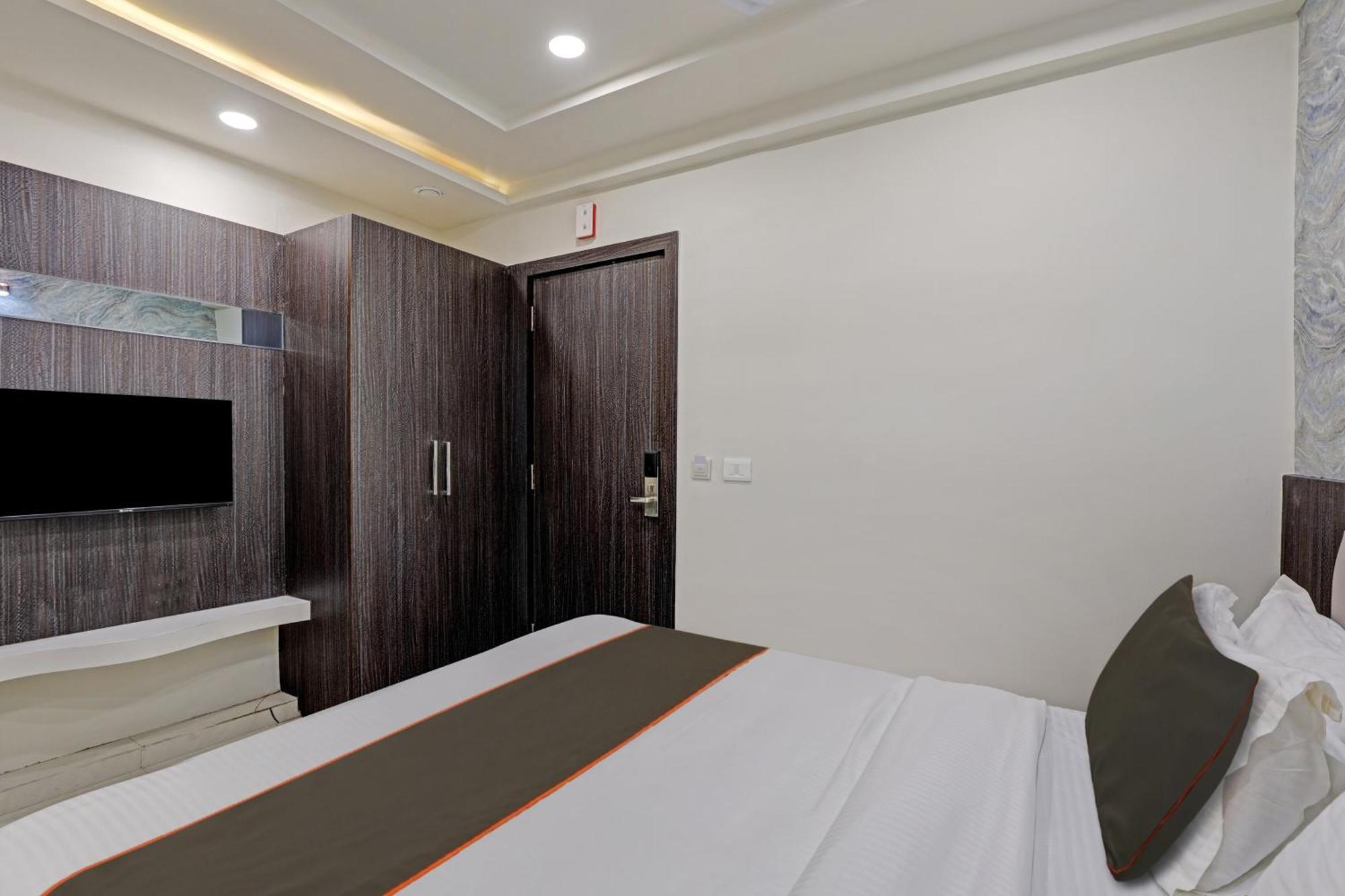 Collection O Alpha One Hotel Ahmedabad Eksteriør billede